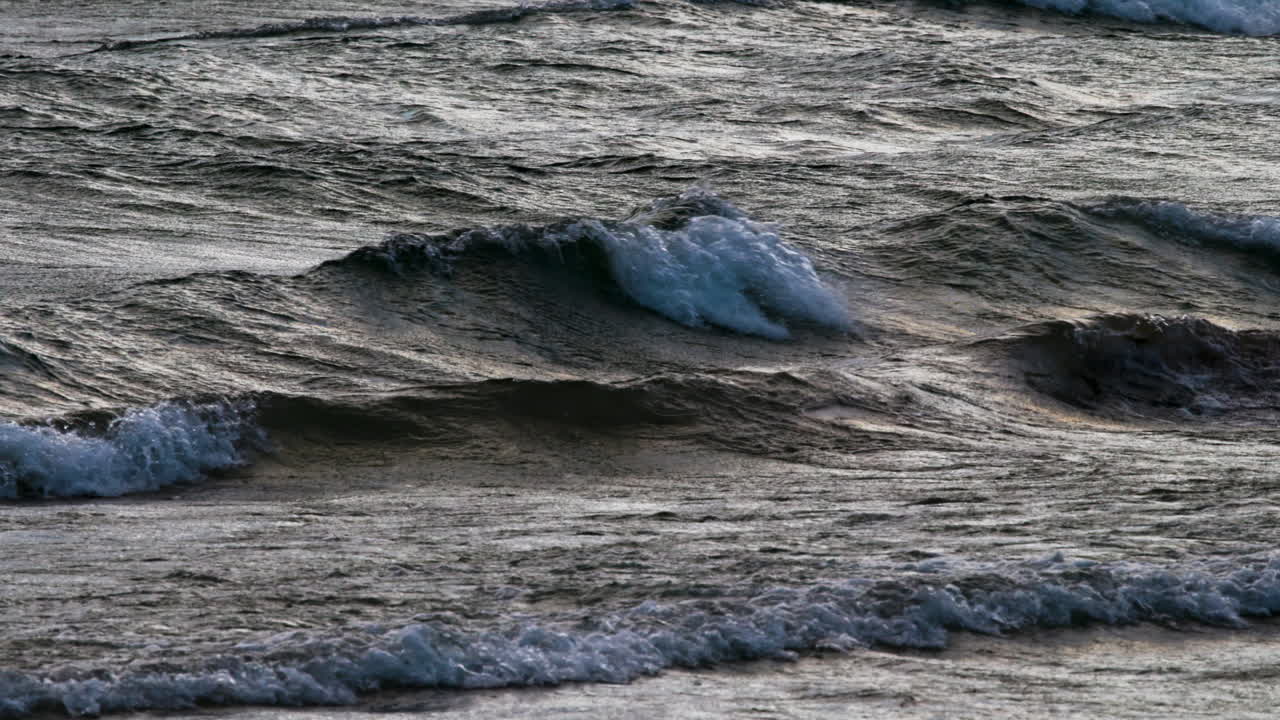 Slow motion waves in the ocean