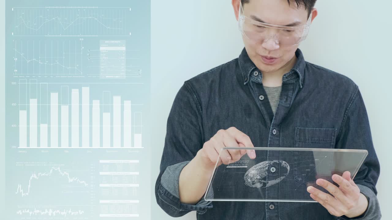 하이테크 스마트 가 기술을 가진 아시아인: 집에서 일, wfh, 비즈니스 투자 그래프 차트, 3d 미래 가상 홀로그램, 금융, 비즈니스 보고서, 데이터 관리 기술