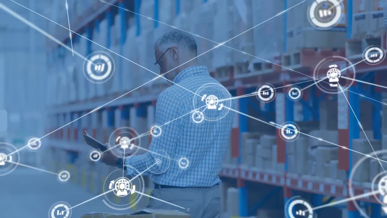 animación de una red de conexiones con iconos sobre un trabajador caucásico en un almacén