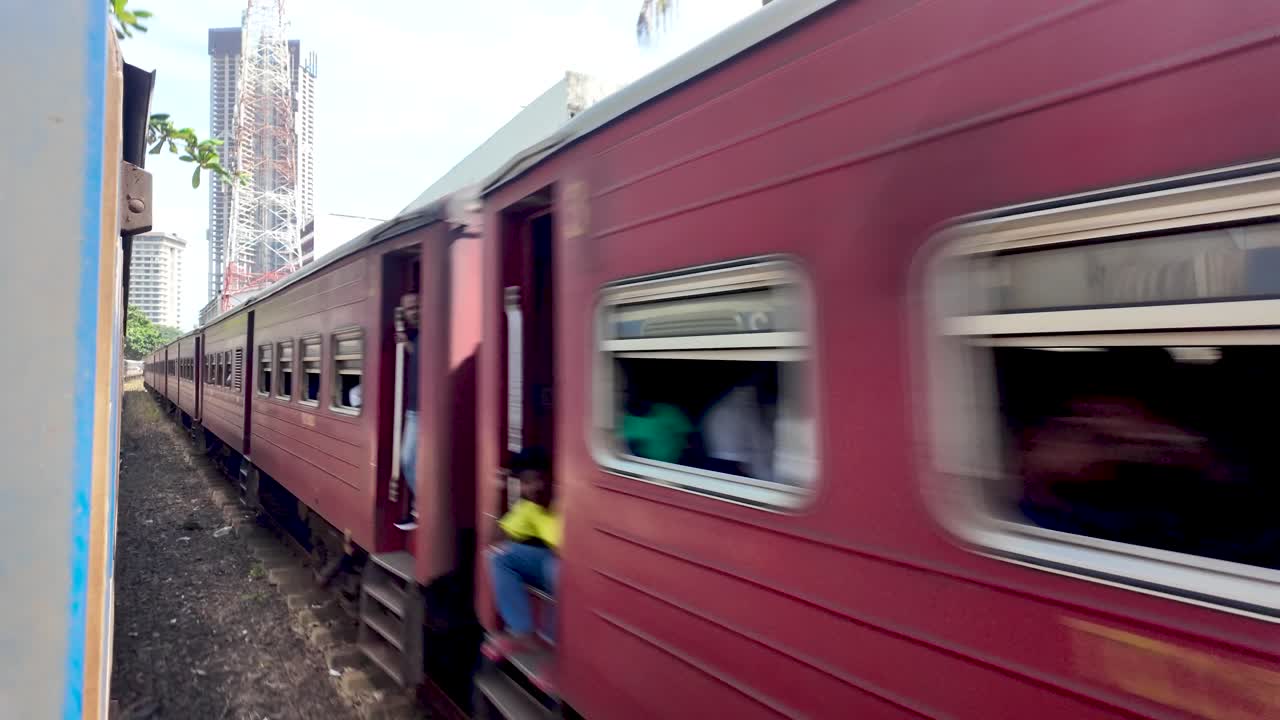 Sri Lankan Train Journey Through the City