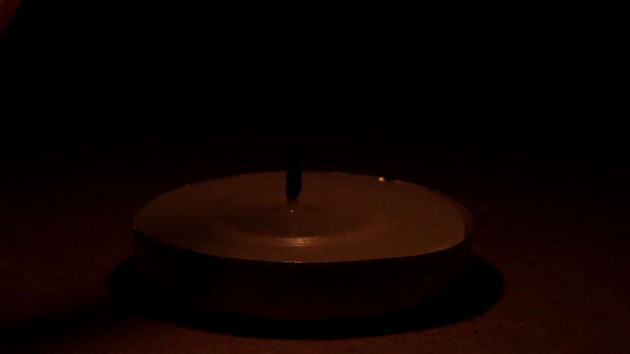 illuminazione candela oscurità 2