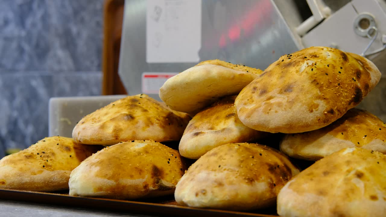 구운  ⁇ 을 쌓아놓은