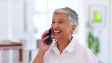 Geschäft,-Glückliche-Frau-Oder-Telefonanruf-Im-Büro