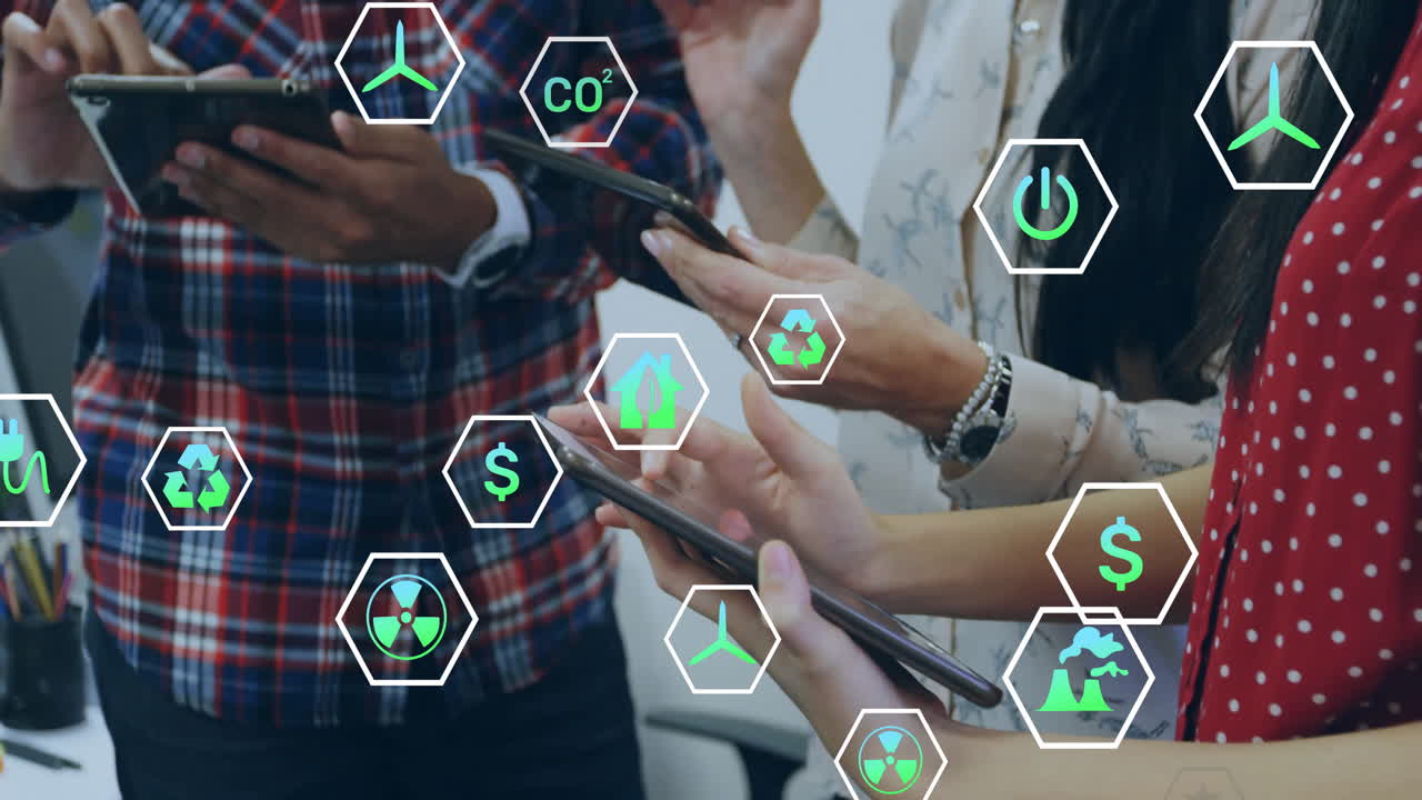 스마트 폰을 들고, 학교에서 지속 가능성 아이콘과 상호 작용하는 사람들 애니메이션