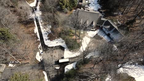 Delivery-truck-parking-in-birdseye-view