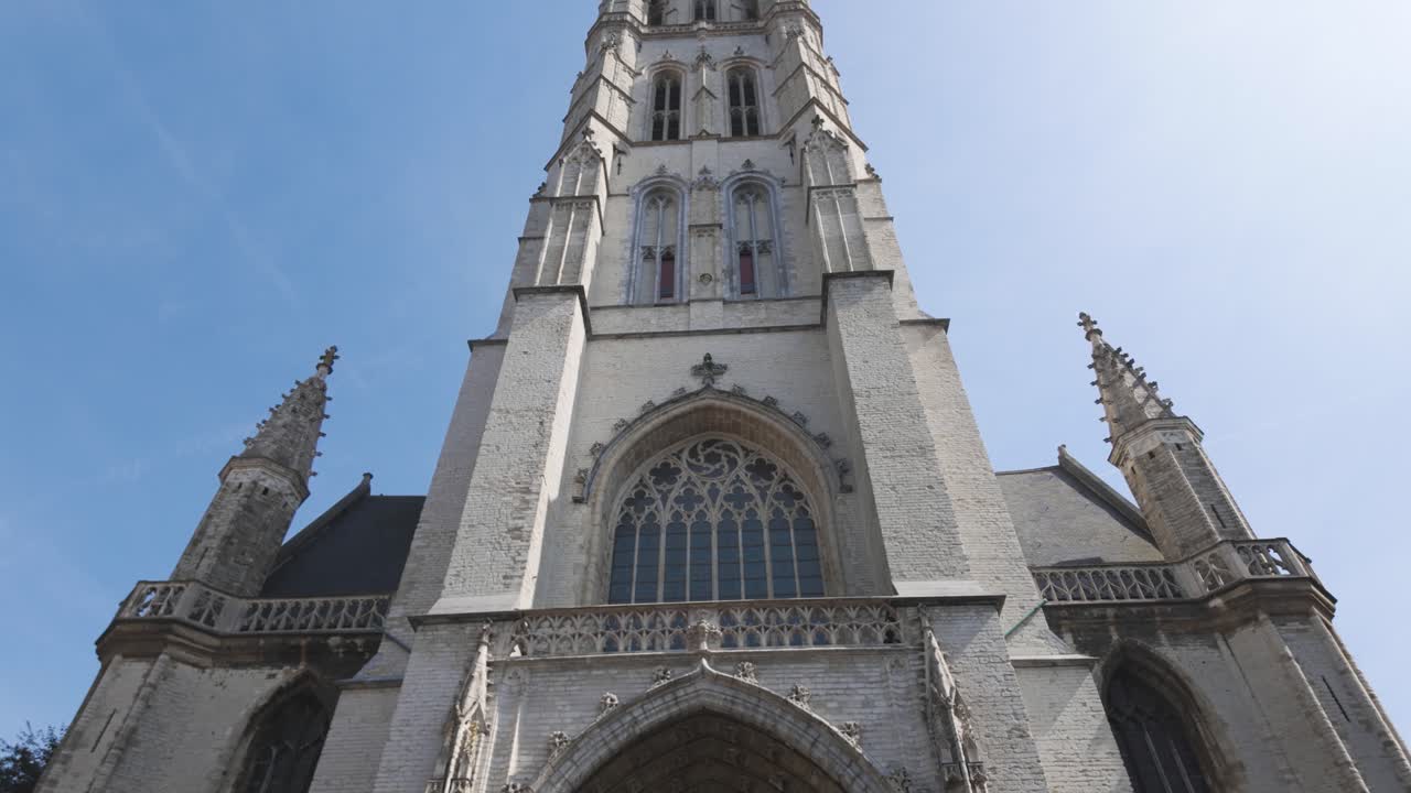 catedral de san bavo en gante, bélgica, arquitectura majestuosa en un día soleado