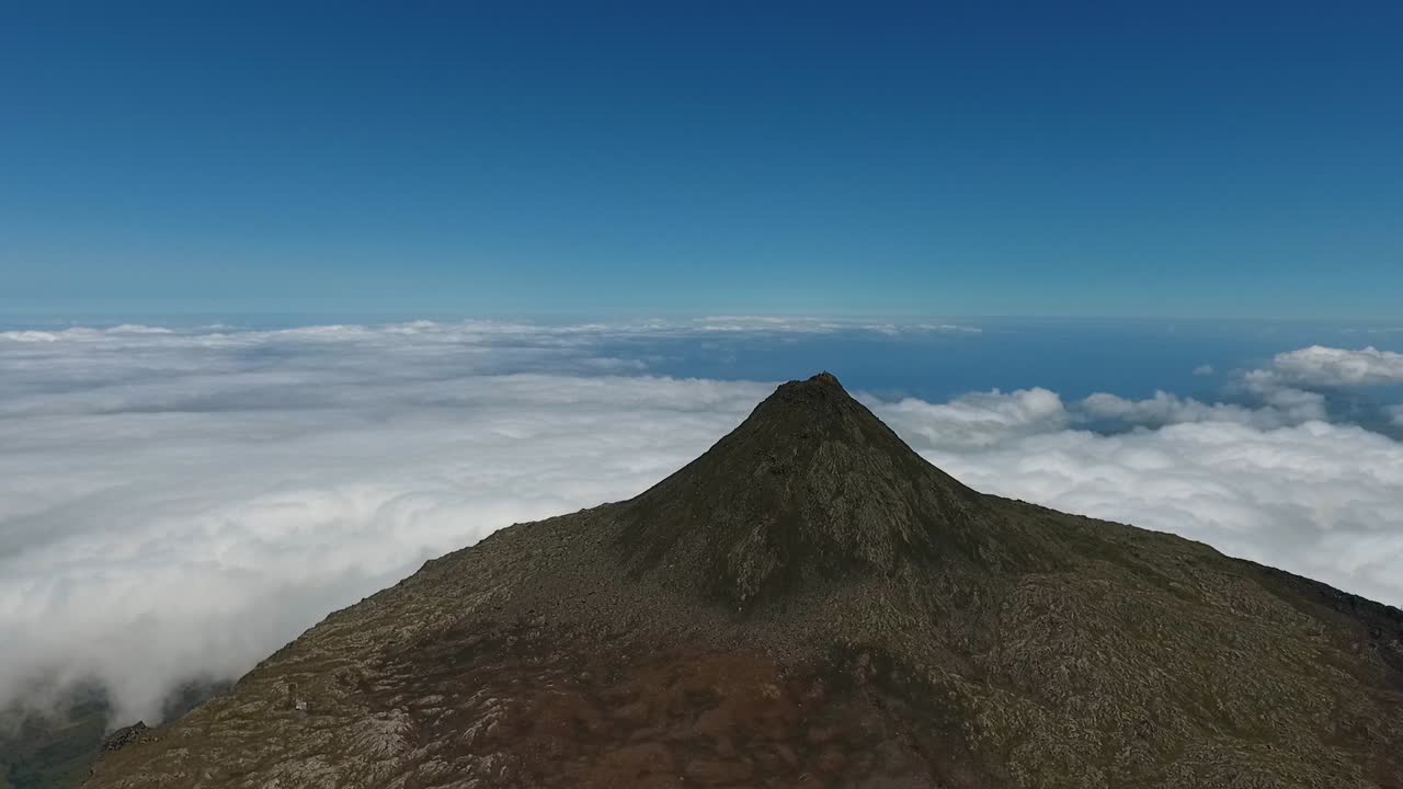 el volcán más grande de las azores, montaña pico