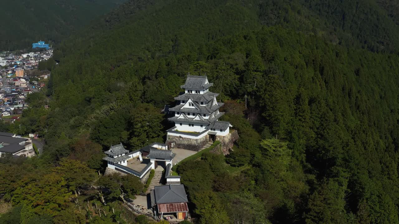 antena pan gujo hachiman castillo en la prefectura de gifu, japón