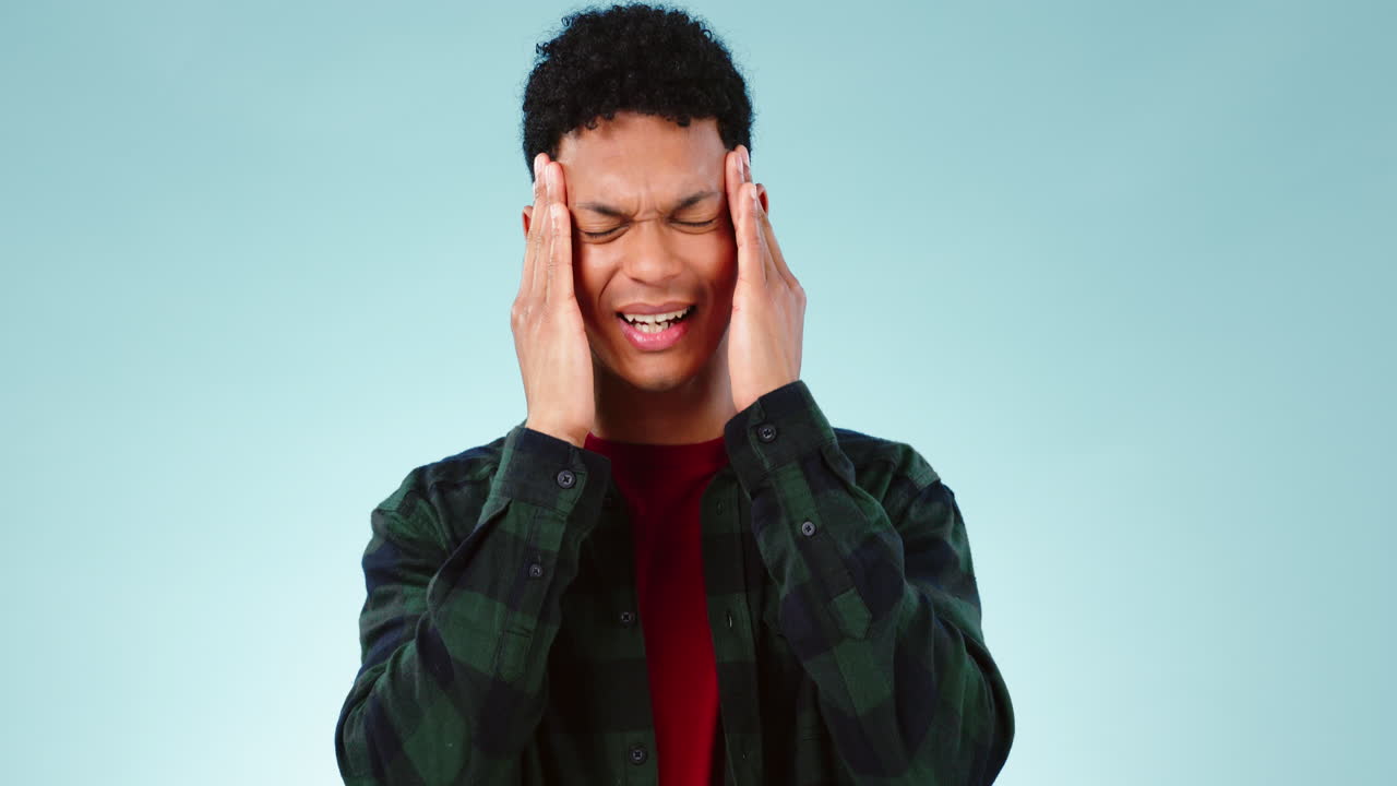 hombre, dolor de cara y de cabeza dolor con agotamiento de la salud