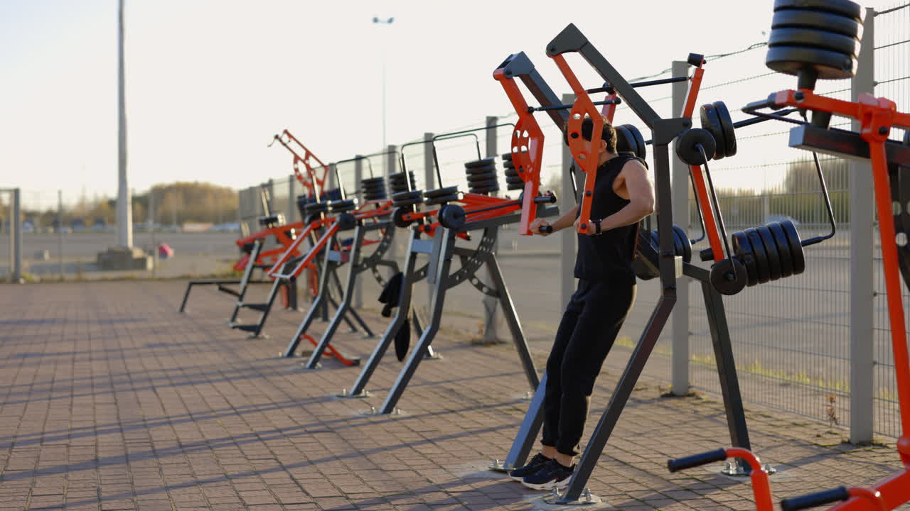 야외에서 일하는 남자