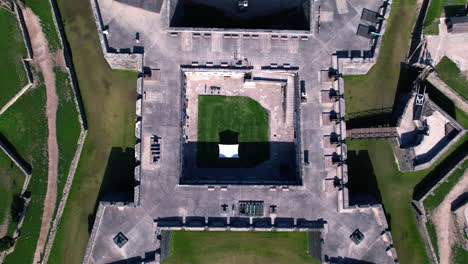 Aerial-view-above-the-Castillo-De-San-Marcos,-in-sunny-Saint-Augustine,-Florida,-USA---top-down,-drone-shot