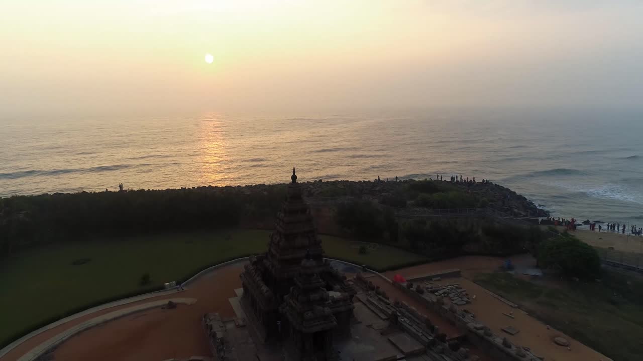 imágenes aéreas del templo de la costa de mamallapuram filmadas con drones phantom 4 pro 4 k