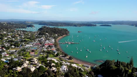 Schöner-Sonniger-Sommertag-In-Russell,-Neuseeland