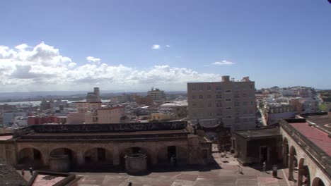 explorando castillo san felipe del morro en el viejo san juan