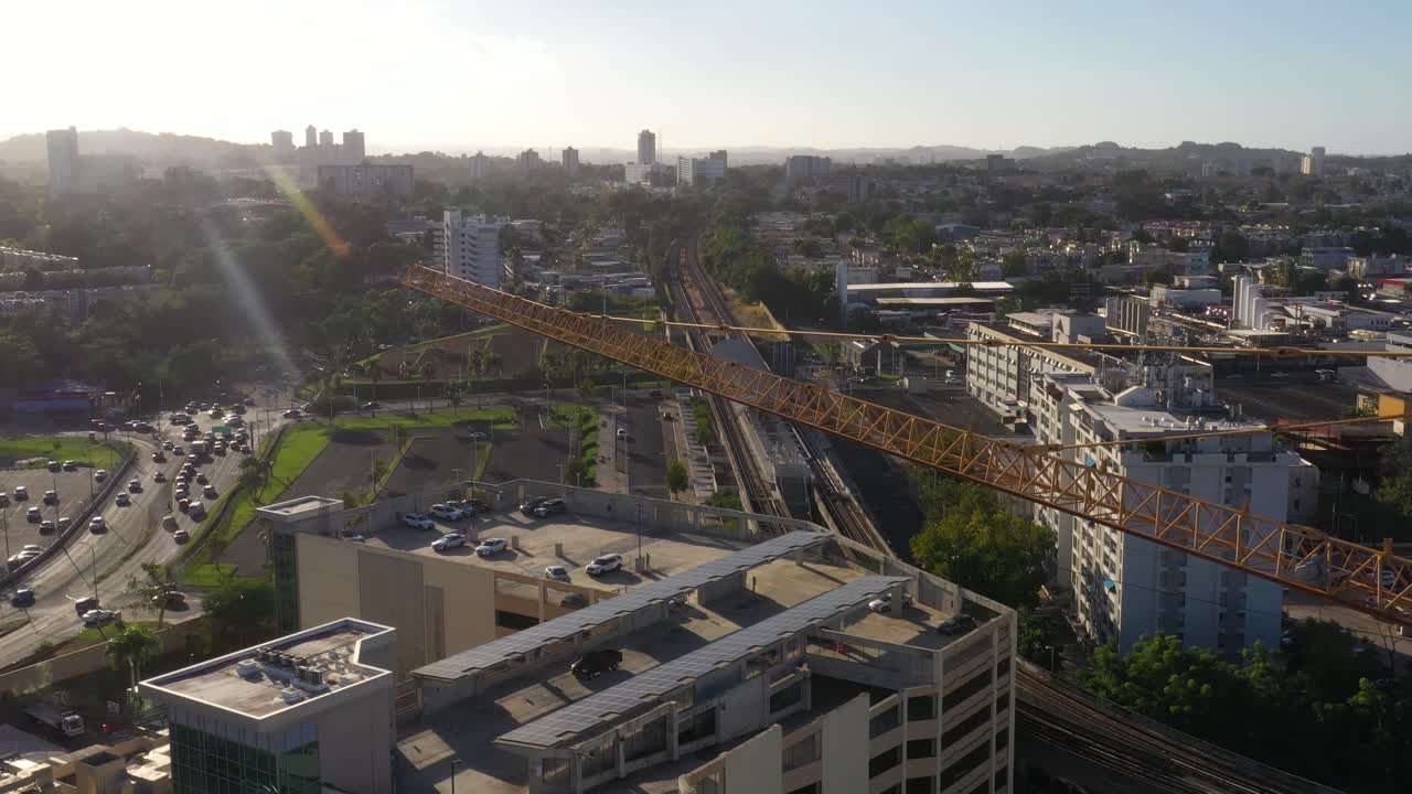 tren urbano en puerto rico 9, peliculas de adrenalina 4k 30fps | vuelo de drone cinematográfico tren urbano fpv en puerto rico, adrenaline films 4k 30fps