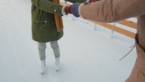 couple ice skating