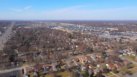 Franklin-Park-neighborhood-in-Detroit-Michigan,-with-Detroit-Diesel-in-the-background