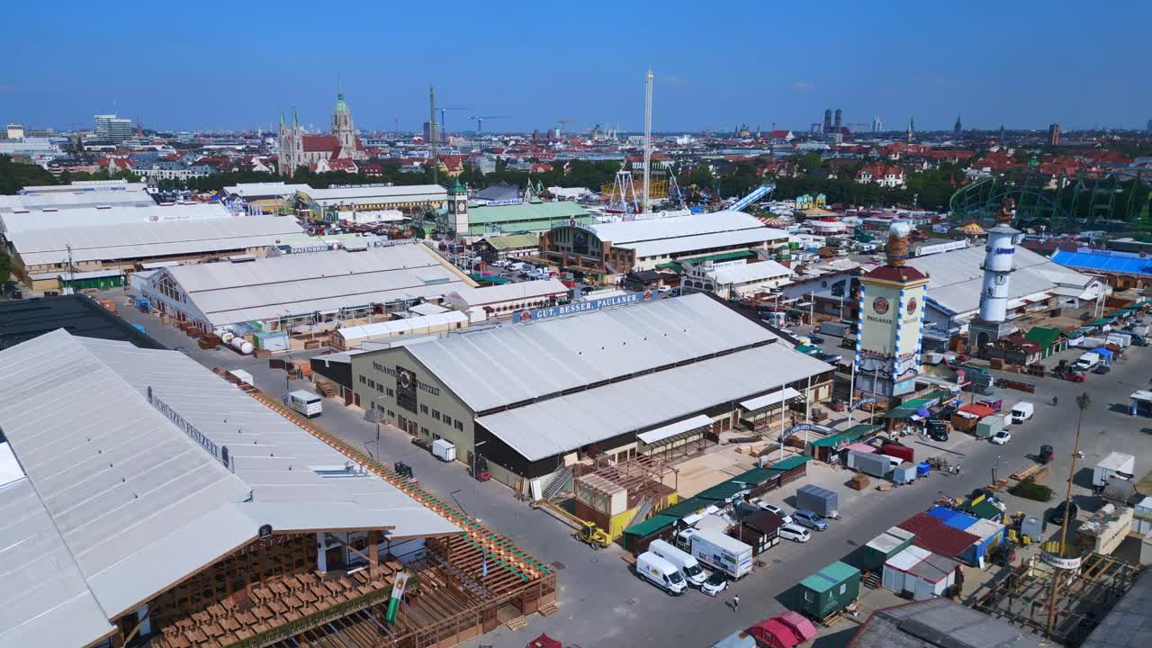 테레시엔비에스 10월 축제, 개막 전  ⁇ 은 날