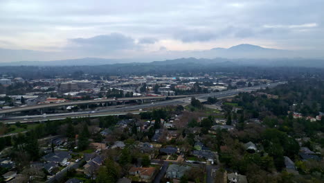 Walnut-Creek's-cityscape-blends-modernity-with-natural-beauty,-aerial-view