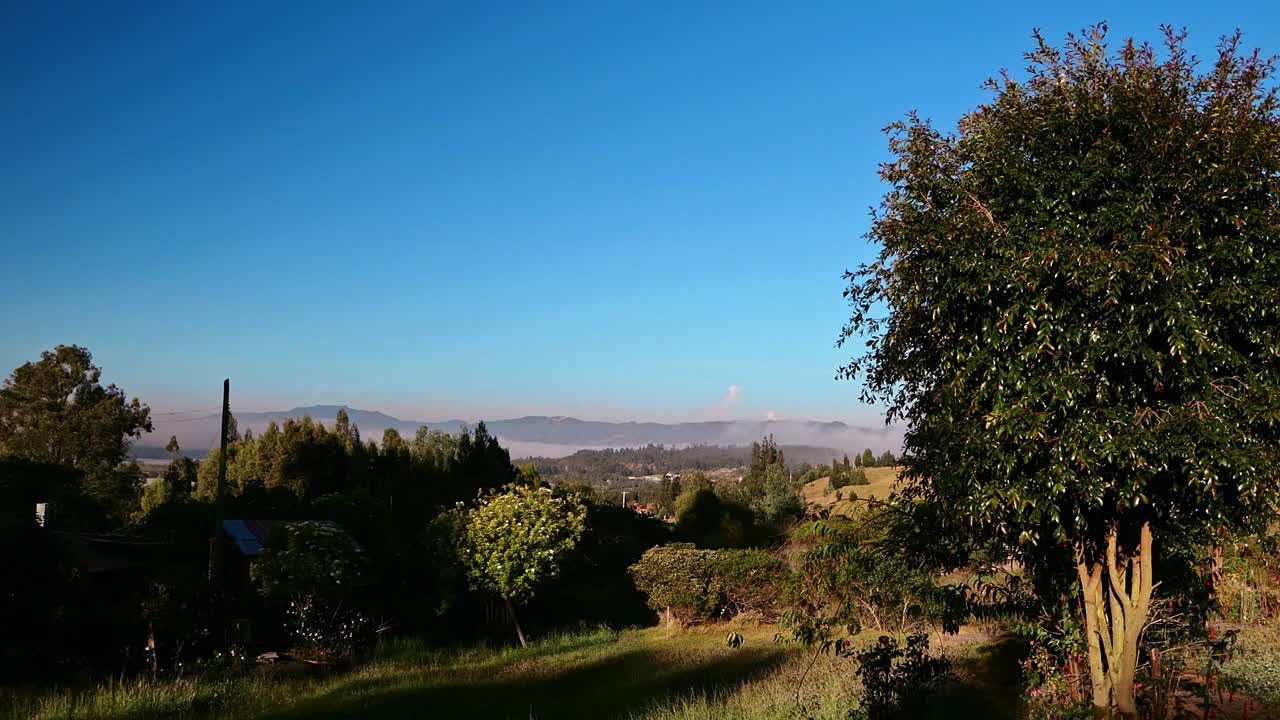 el amanecer sobre las colinas el amanecer encima de las colinas