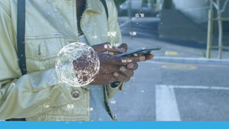 animación del globo con una red de conexiones sobre el hombre usando un teléfono inteligente