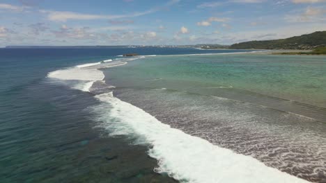 drone disparó sobre la barrera de coral frente a la costa de guam, ee.uu.