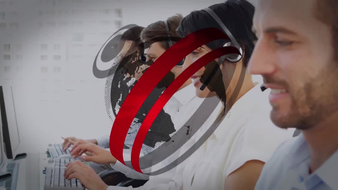 animación del globo sobre personas de negocios que usan auriculares