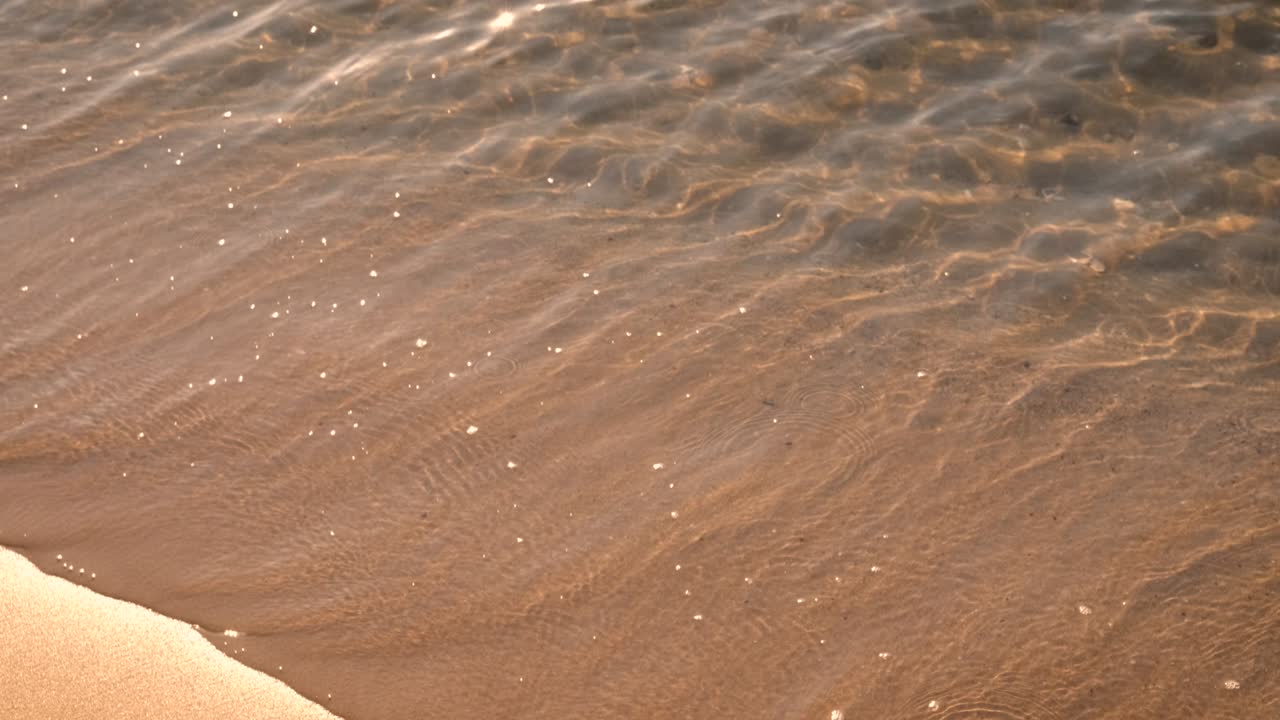 해변에서 사랑을 지워라.