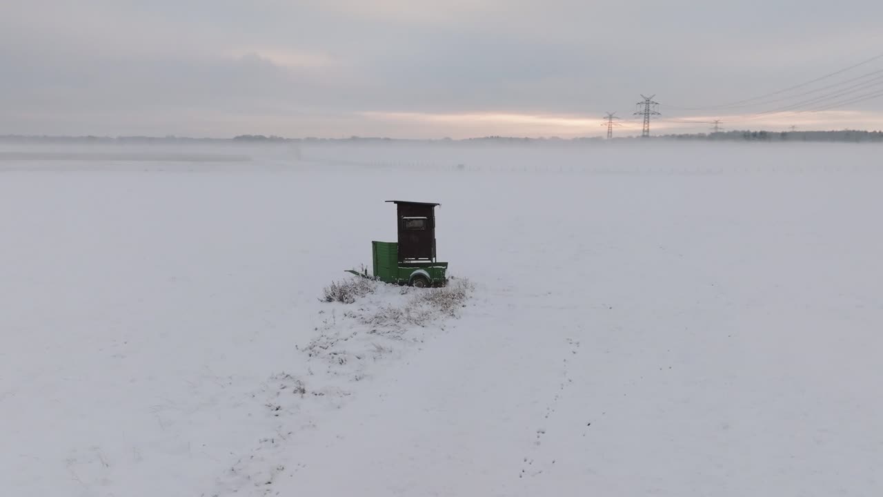 독일 북부 에 있는 사 들 이 서 있는 눈 인  의 공중 사진