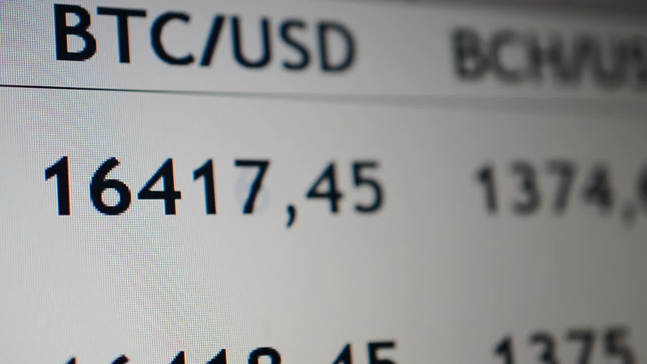 Trade in cryptocurrency at the exchange. Change of cost cryptocurrency