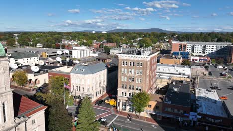 harrisonburg, virginia, antena, encima, palacio de justicia, durante, orgullo, rally