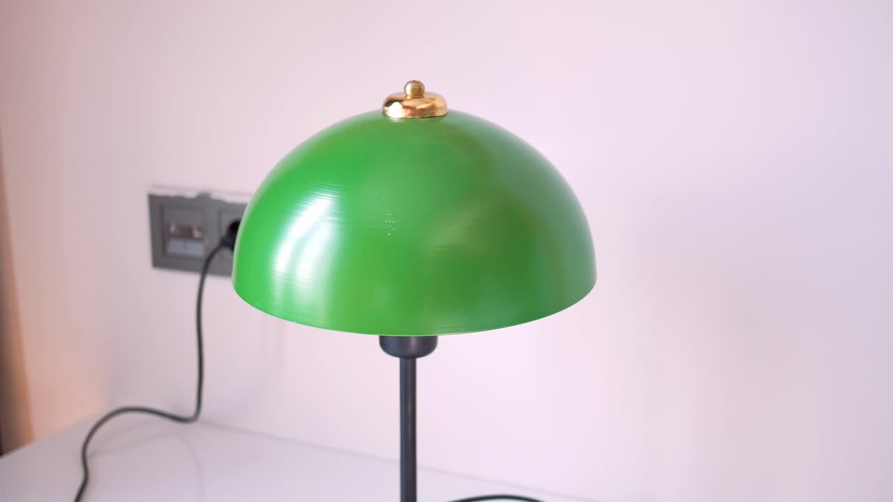 lámpara de mesa verde