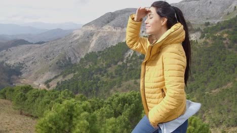 Young-woman-peering-into-the-distance