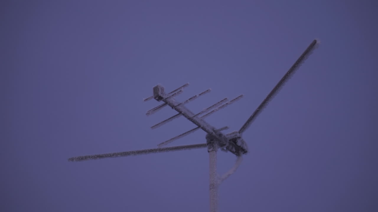 Frozen TV Antenna
