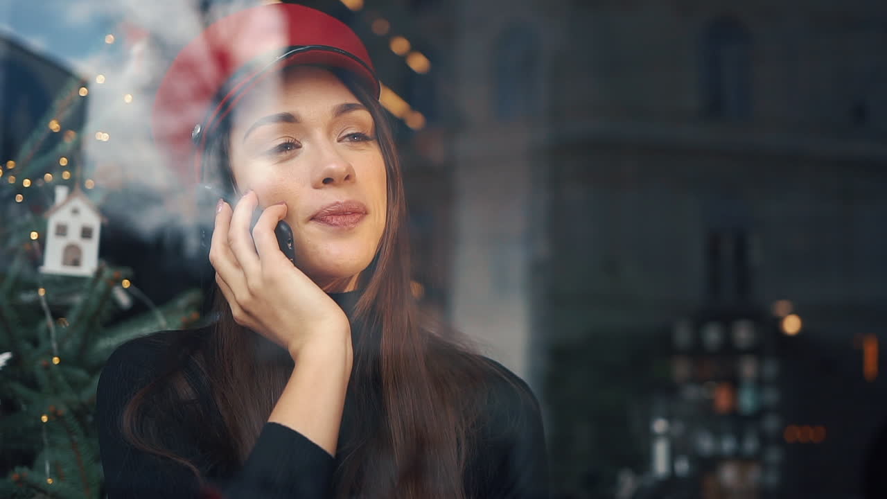 전화 통화하는 여자