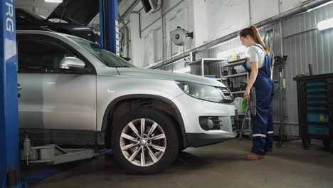 mechanic in the workshop