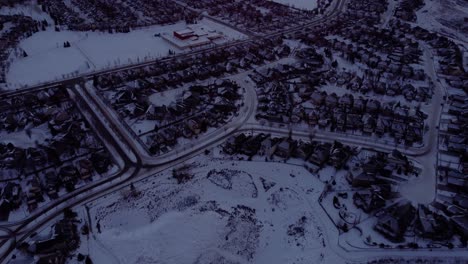 Ein-Wunderschöner-Wintersonnenaufgang,-Aufgenommen-Aus-Der-Sicht-Einer-Drohne-über-Calgary