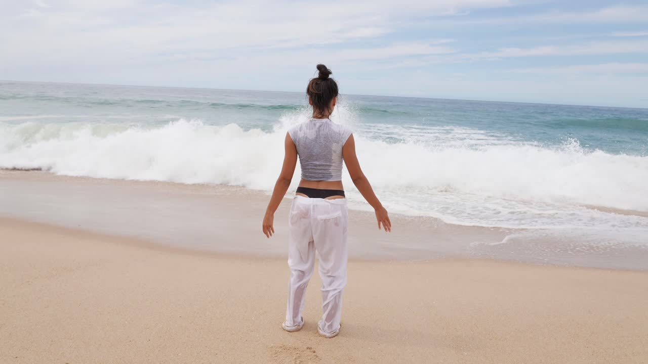 해변에 있는 여자