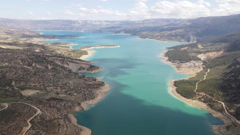 Presa-Entre-Las-Montañas