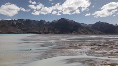 vista aérea del delta del río tasman - paisaje escénico del terreno de la isla sur