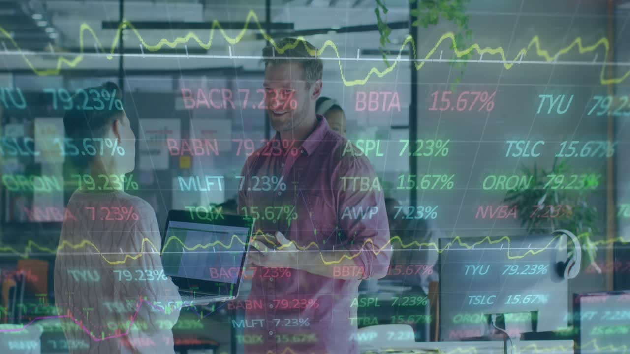 Animering av finansiell databehandling över olika affärskvinnor på kontor