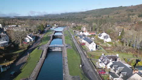 Esclusas-De-Canal-Desde-Arriba-En-Loch-Ness