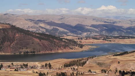 Static-shot-of-lakeside-village