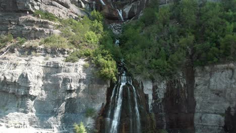 dolly and reveal of the beautiful bridal veil falls landscape in provo utah