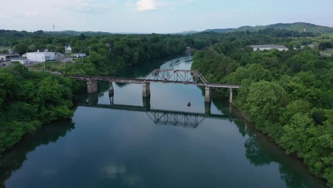 Bootfahren-Auf-Dem-Clinch-River-In-Clinton,-Tennessee