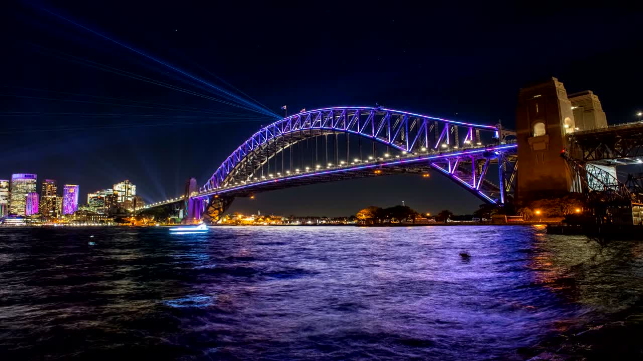 생생한 시드니 축제 기간 동안 시드니 하버 브릿지