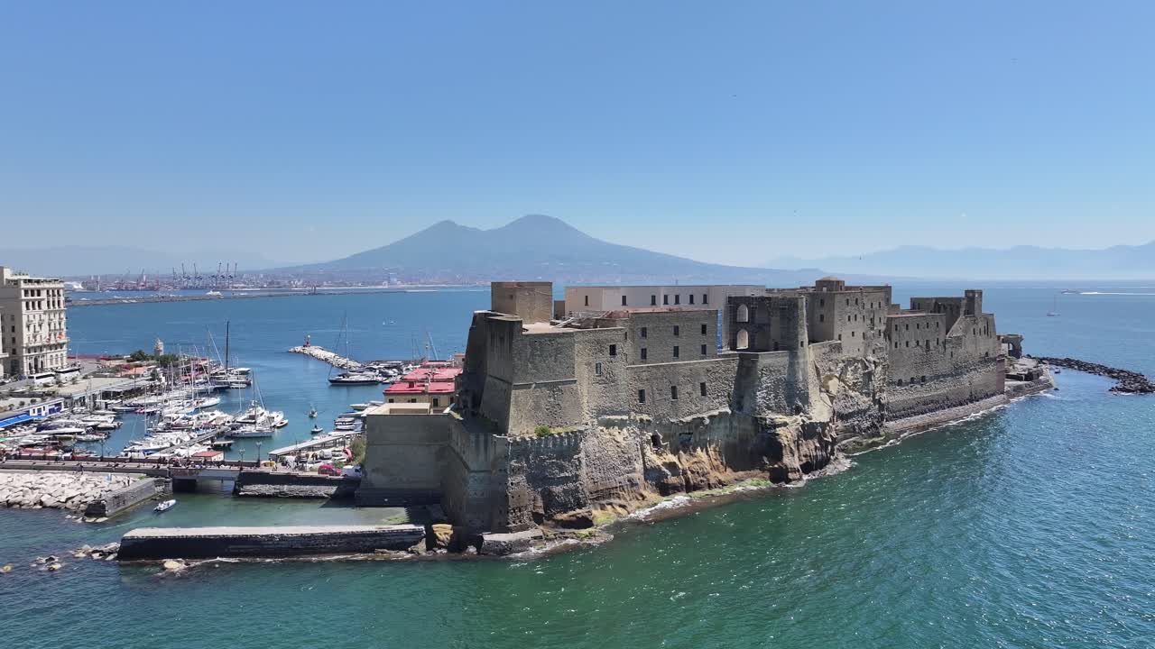 Dell Ovo Castle At Naples In Campania Italy. Downtown Cityscape. Gulf Of Naples Landscape. Dell Ovo Castle At Naples In Campania Italy. Medieval Castle. Skyline Medieval Building. Italy Landscape.