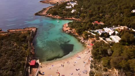 las playas de cala gracio y cala gracioneta en ibiza, españa