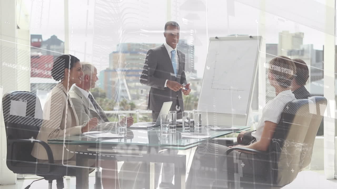 Animazione di elaborazione di dati finanziari su diverse persone d'affari in riunione in ufficio