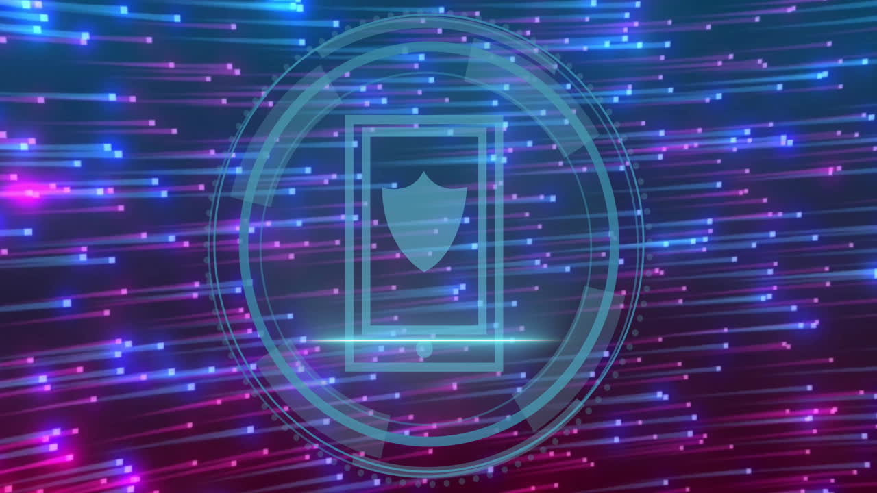 teléfono inteligente con animación de icono de escudo sobre coloridas corrientes de datos digitales